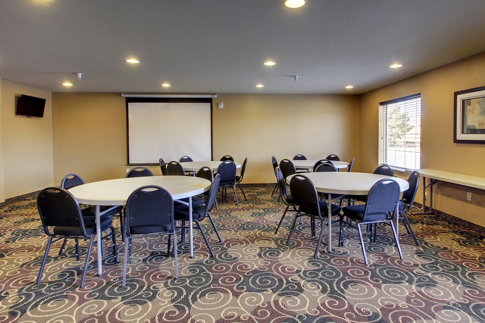 Cobblestone Inn &amp; Suites -- Hartington, NE 35/39