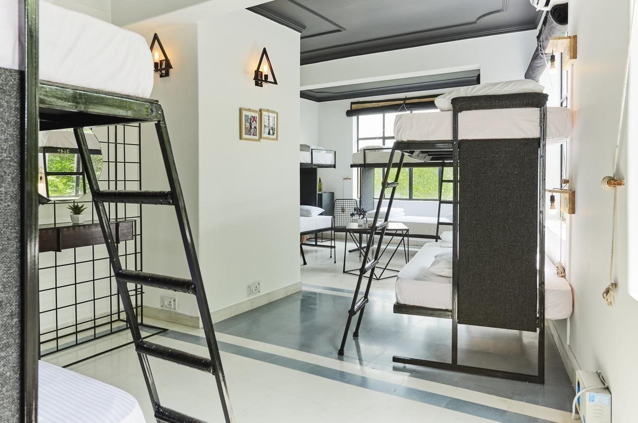 Letsbunk Poshtel 19/28