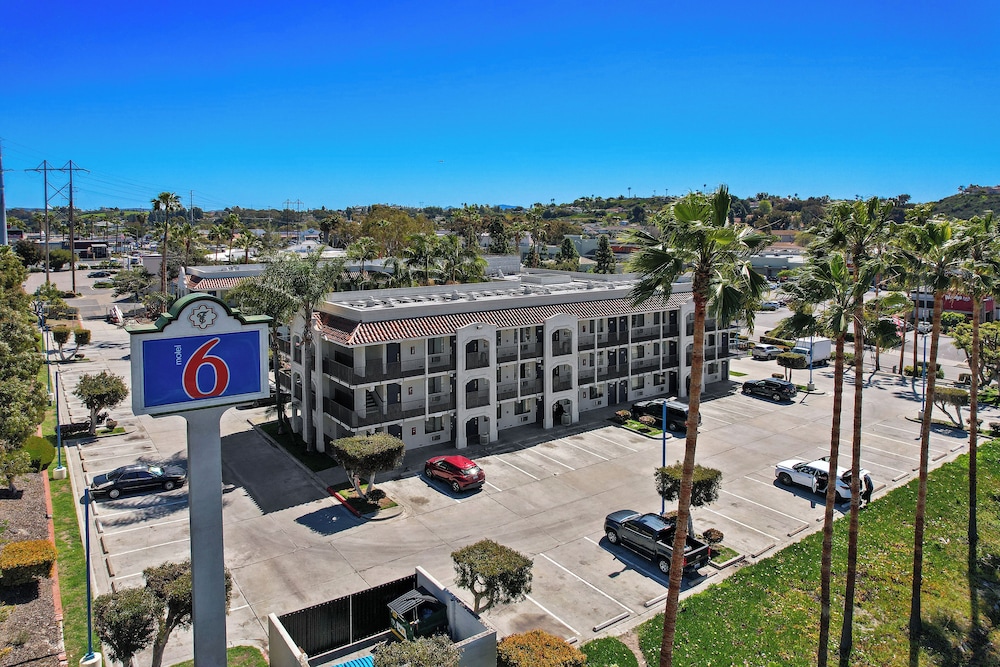 Motel6 Oceanside, CA 10/62