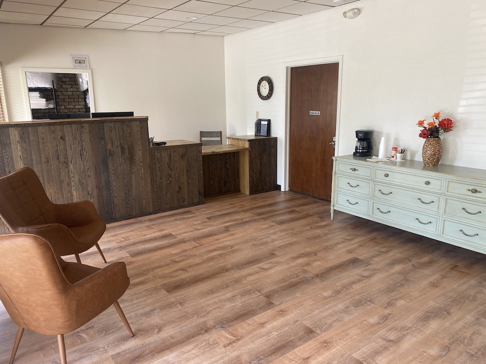 Travelodge by Wyndham Emlenton 6/50