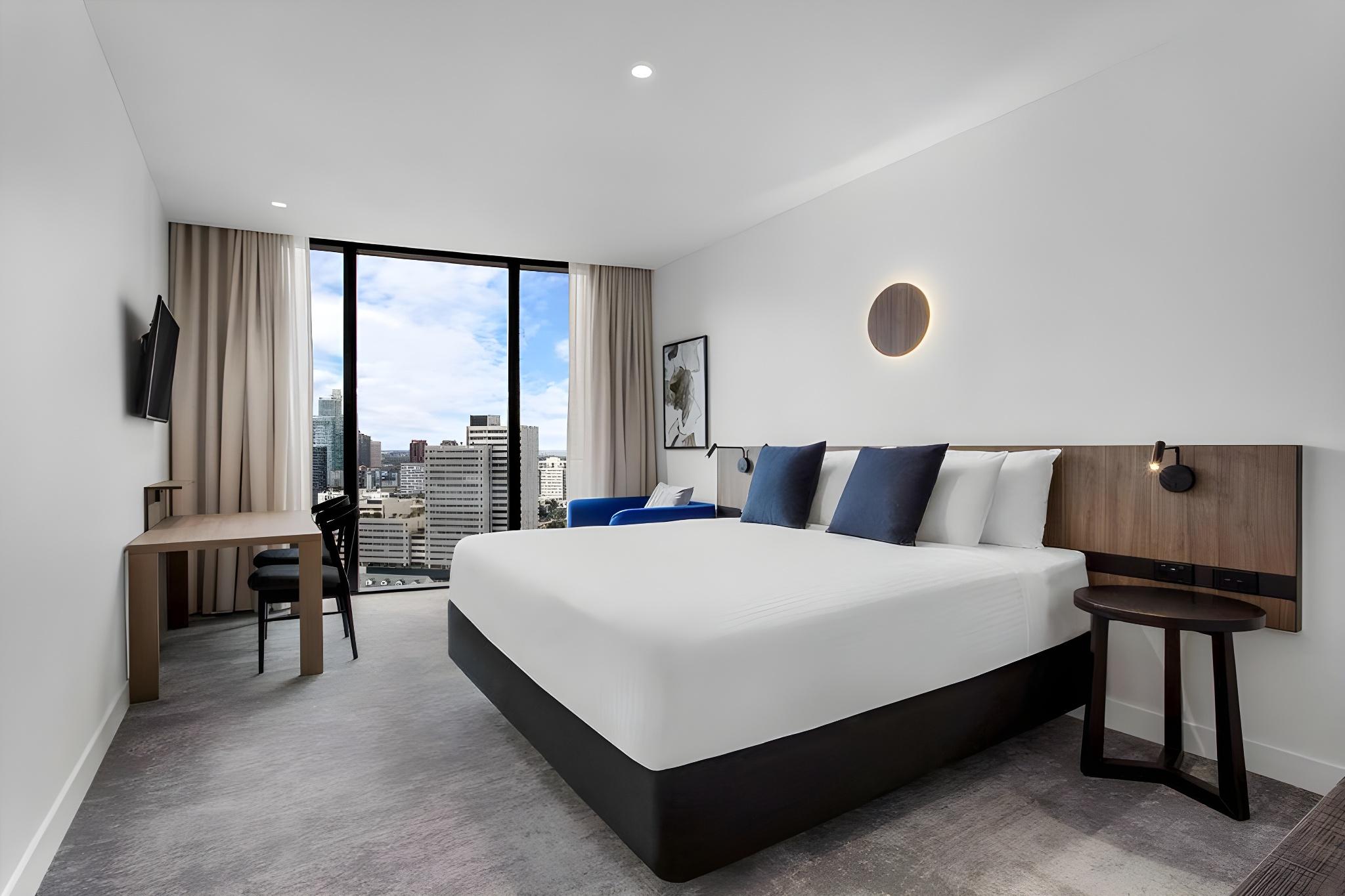 STUDIO, DOUBLE OR TWIN BED, CITY VIEW