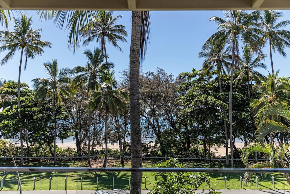 Latitude 16 Port Douglas Beachfront Terrace 48/50