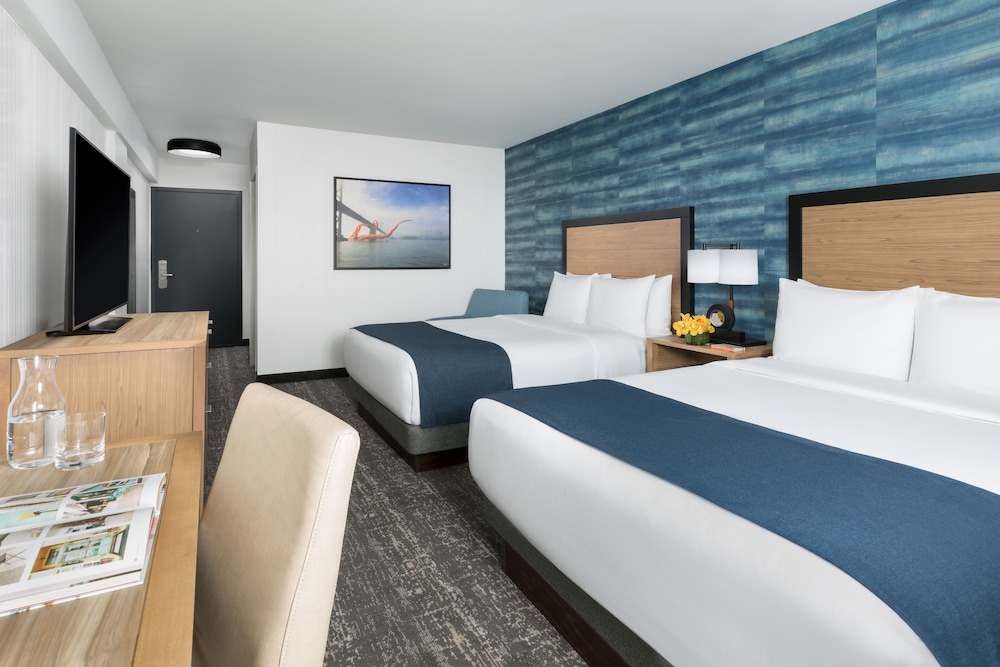 Deluxe, 2 Queen Beds