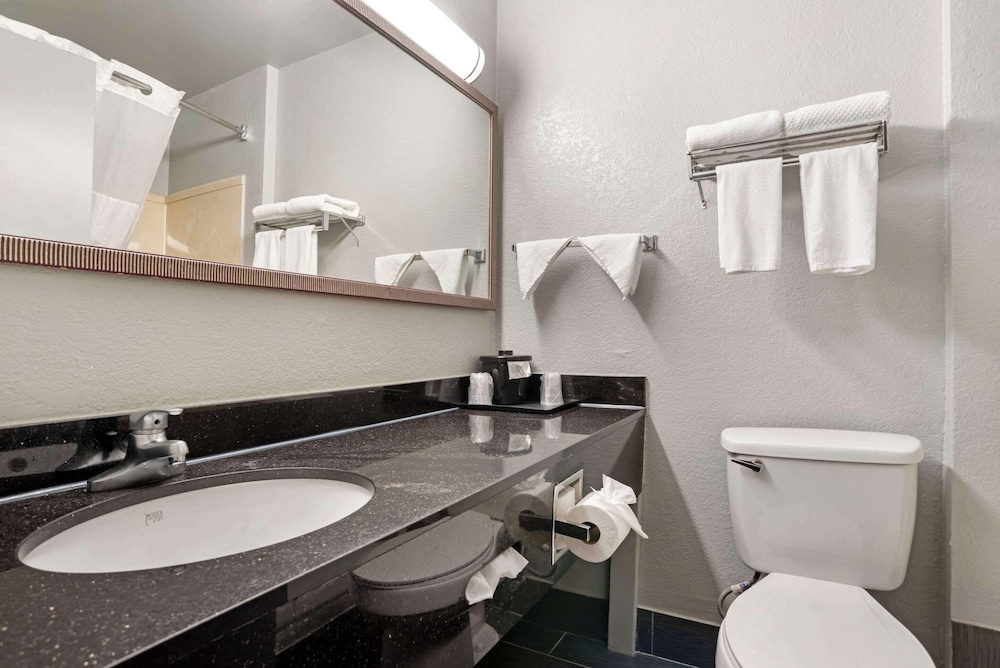 Quality Inn and Suites Birmingham Highway 280 43/46
