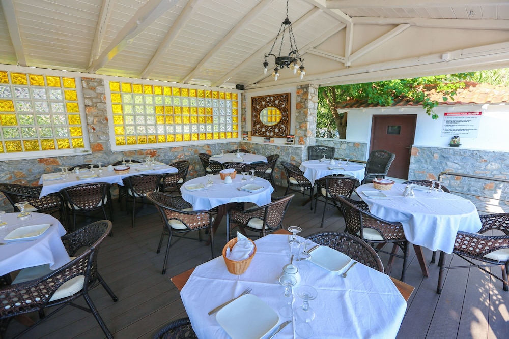 SKIATHOS ISLAND SUITES 38/50