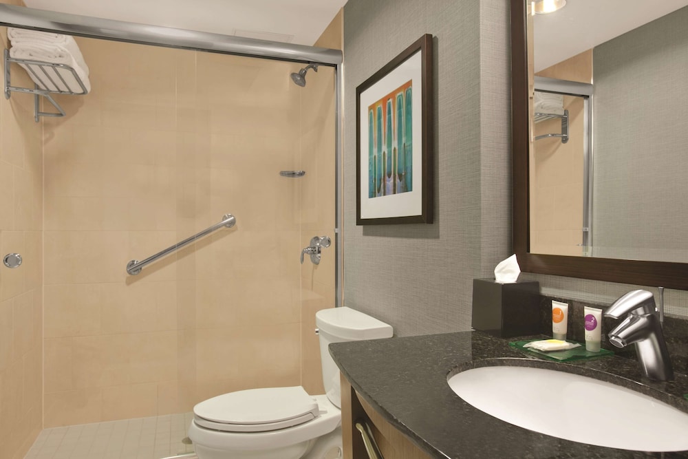 HYATT PLACE NEW YORK MIDTOWN SOUTH 10/64