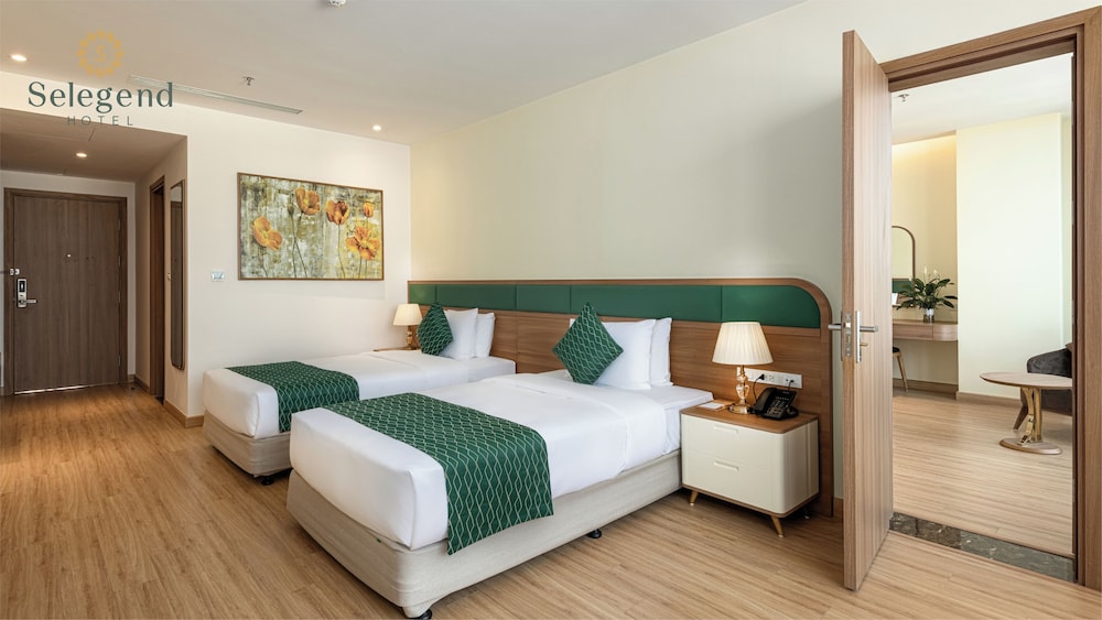 Selegend Hotel 8/50