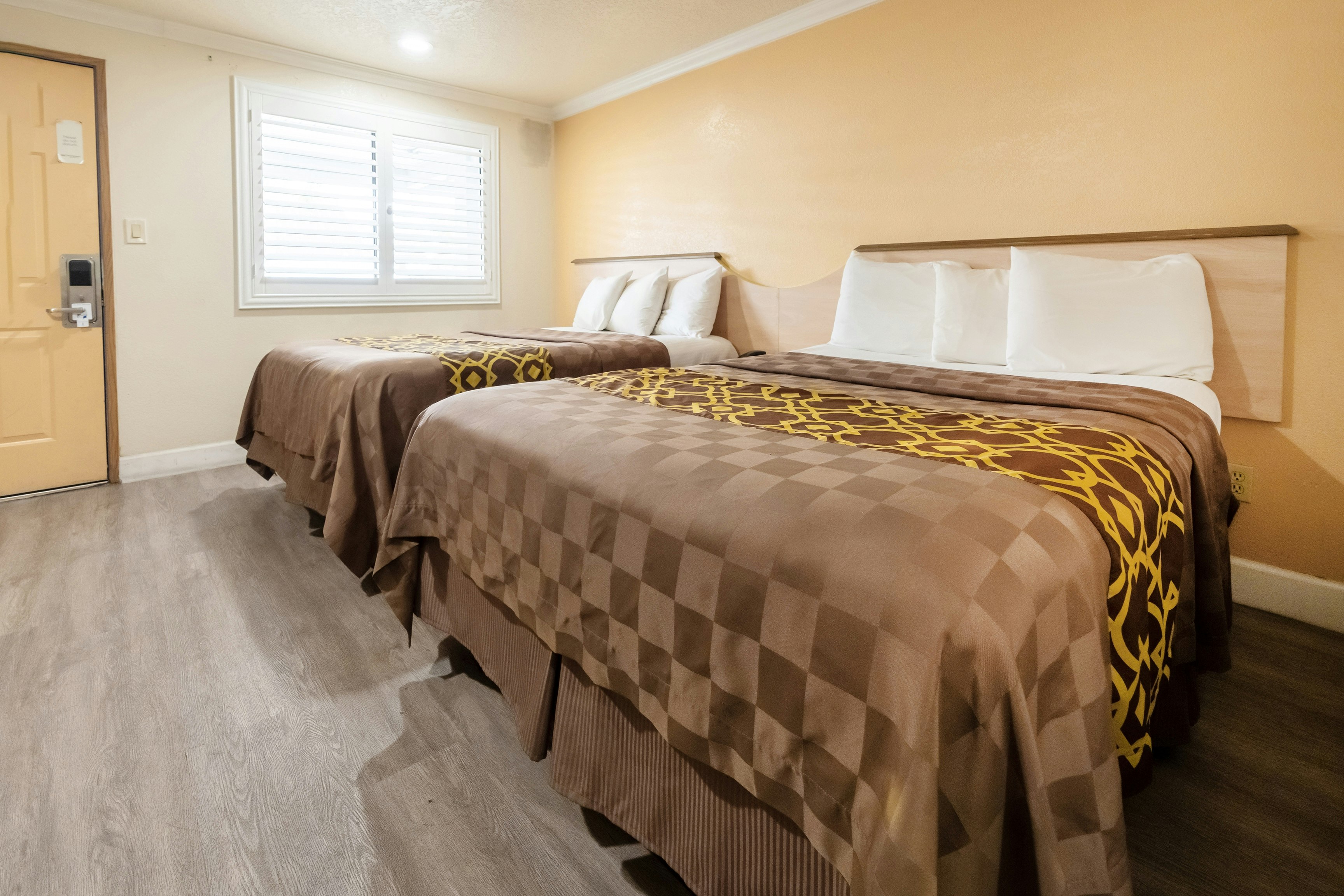 Budget Inn Corcoran Near Tulare CA 43 37/50