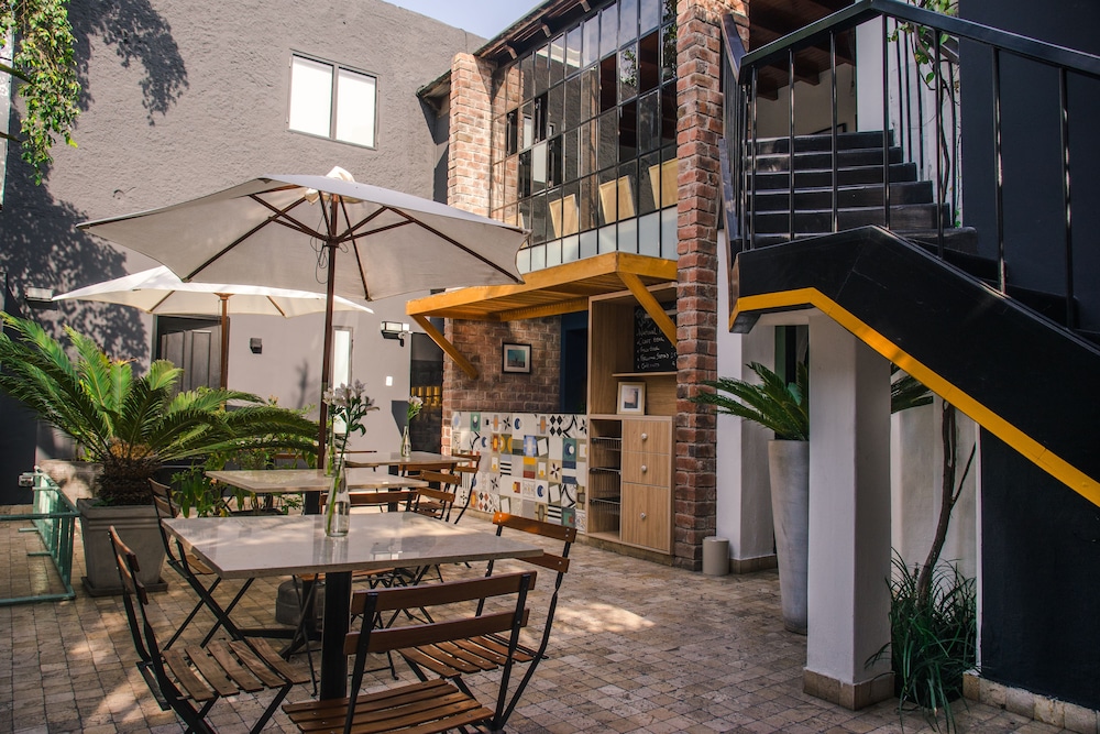 THE LOT HOTEL BOUTIQUE 25/31