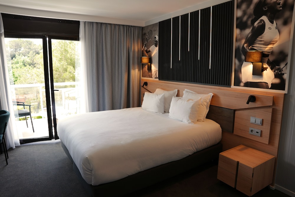 Renovated, Superior, Twin Beds