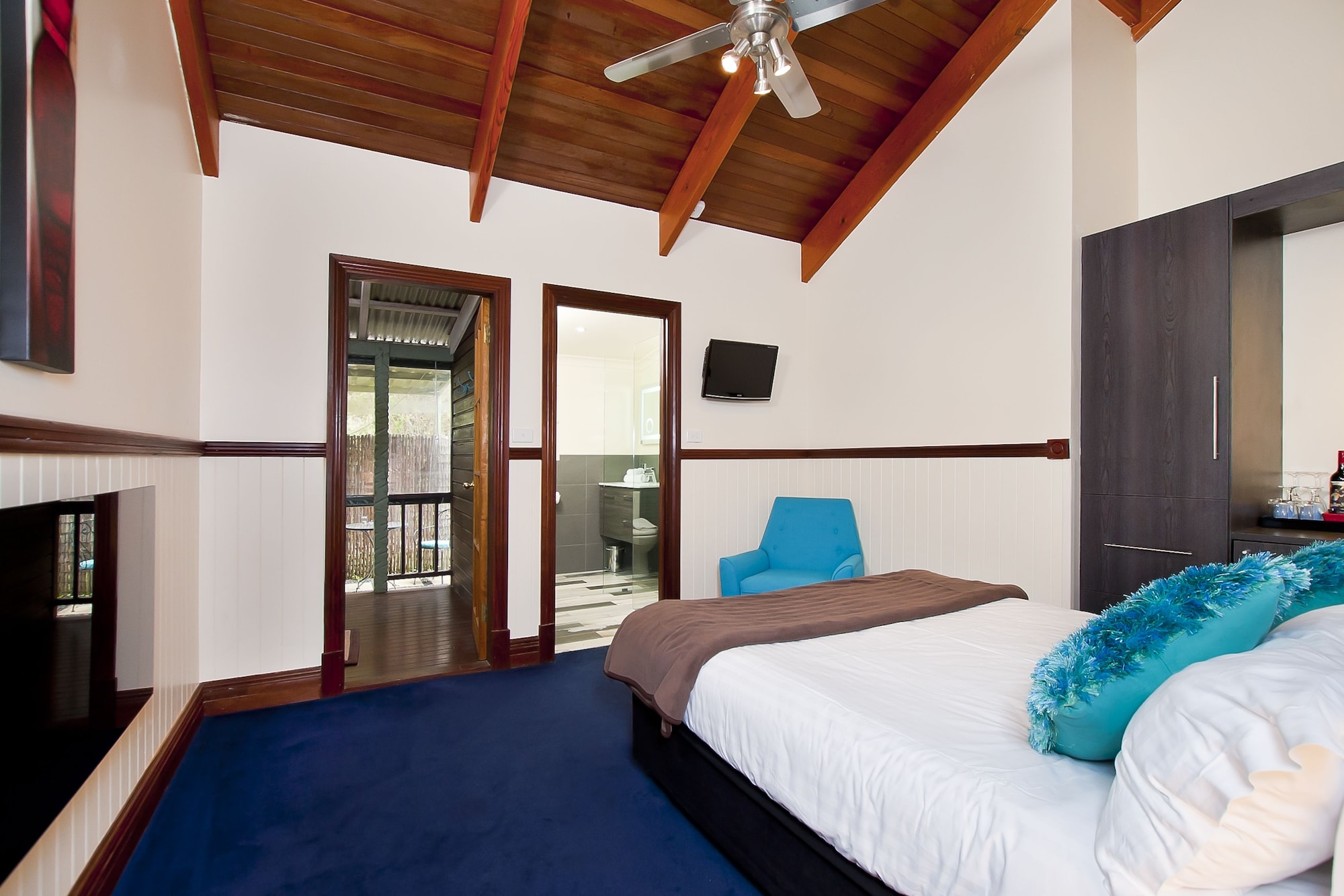 Semi Basement, Spa, Standard, Queen Bed, Balcony