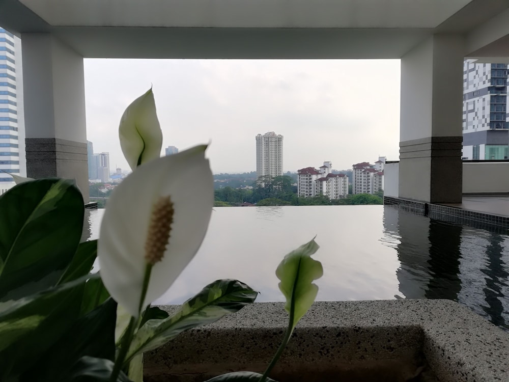 Twin Galaxy Residences 23/36