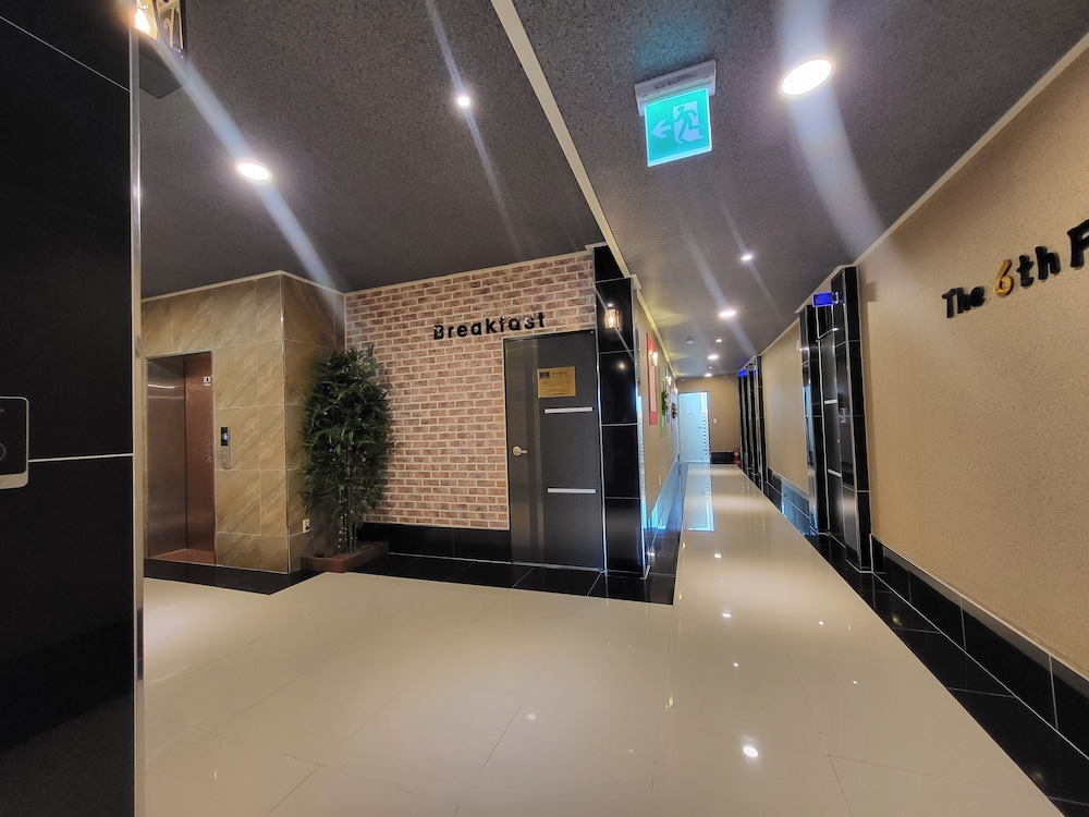 Goldenroot Hotel In Gimhae 21/35