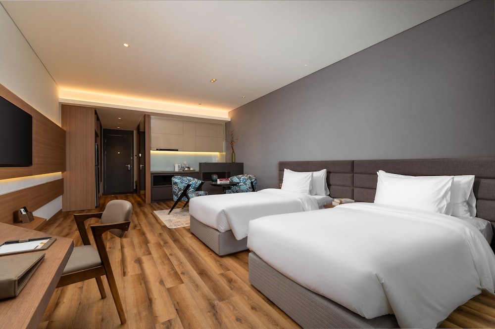 Studio, Twin Beds, Sea or River View
