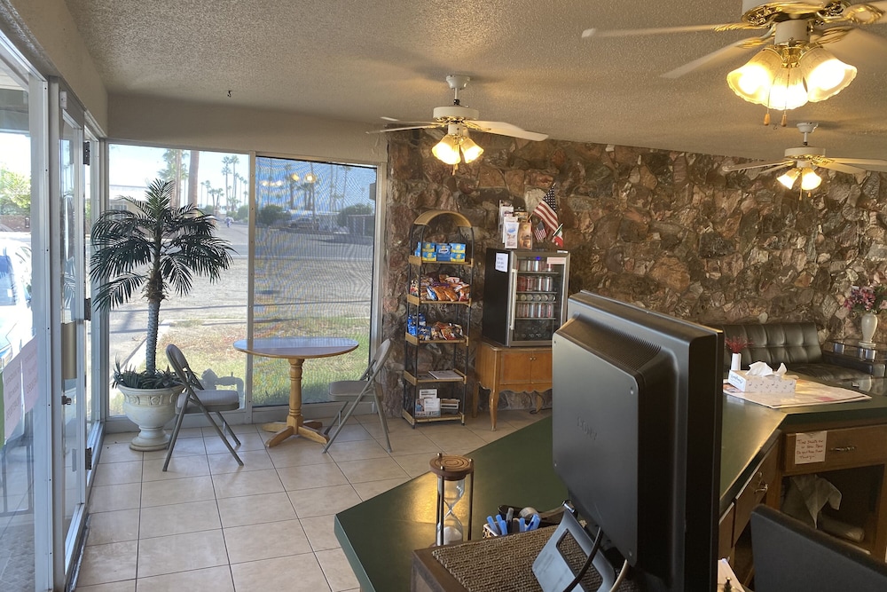 Hotel Yuma AZ Desert Grove 36/47