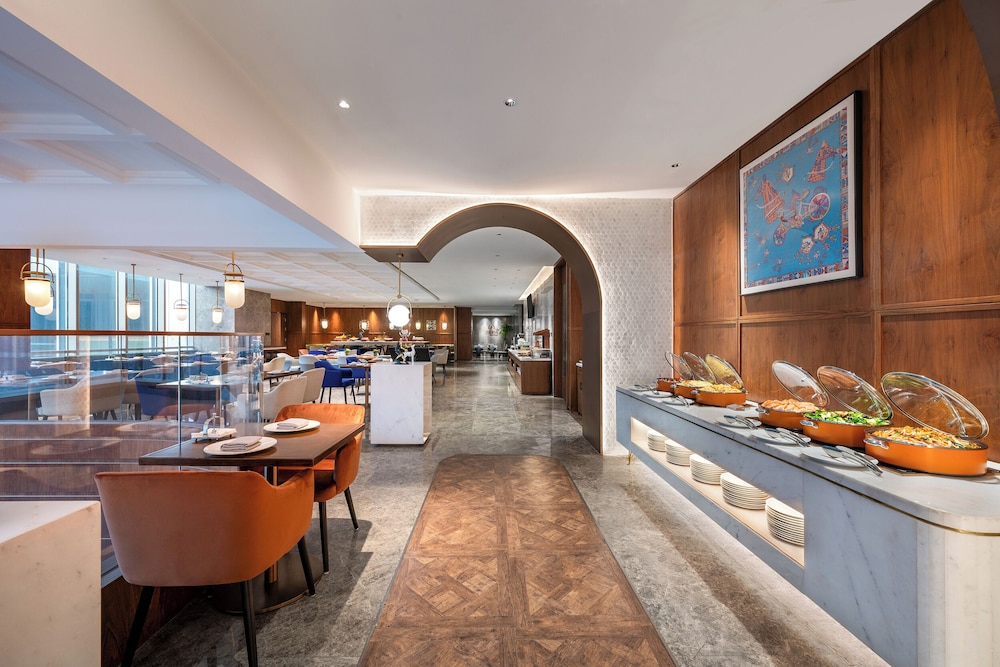 Novotel Shanghai Baoshan Jiusi 34/46
