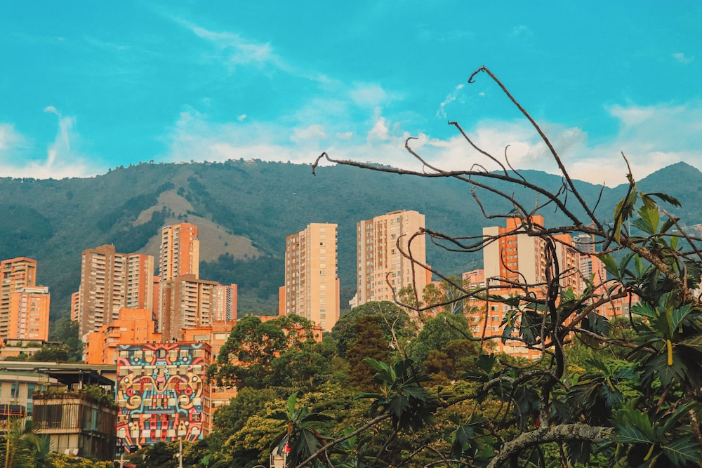 Glow Medellín 41/50