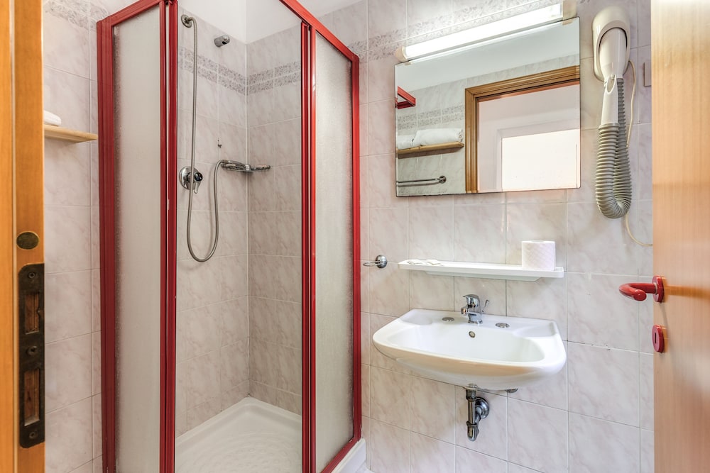 غرفة ثلاثية بسرير مزدوج وسرير فردي، Hotel Altavilla 9 7/9