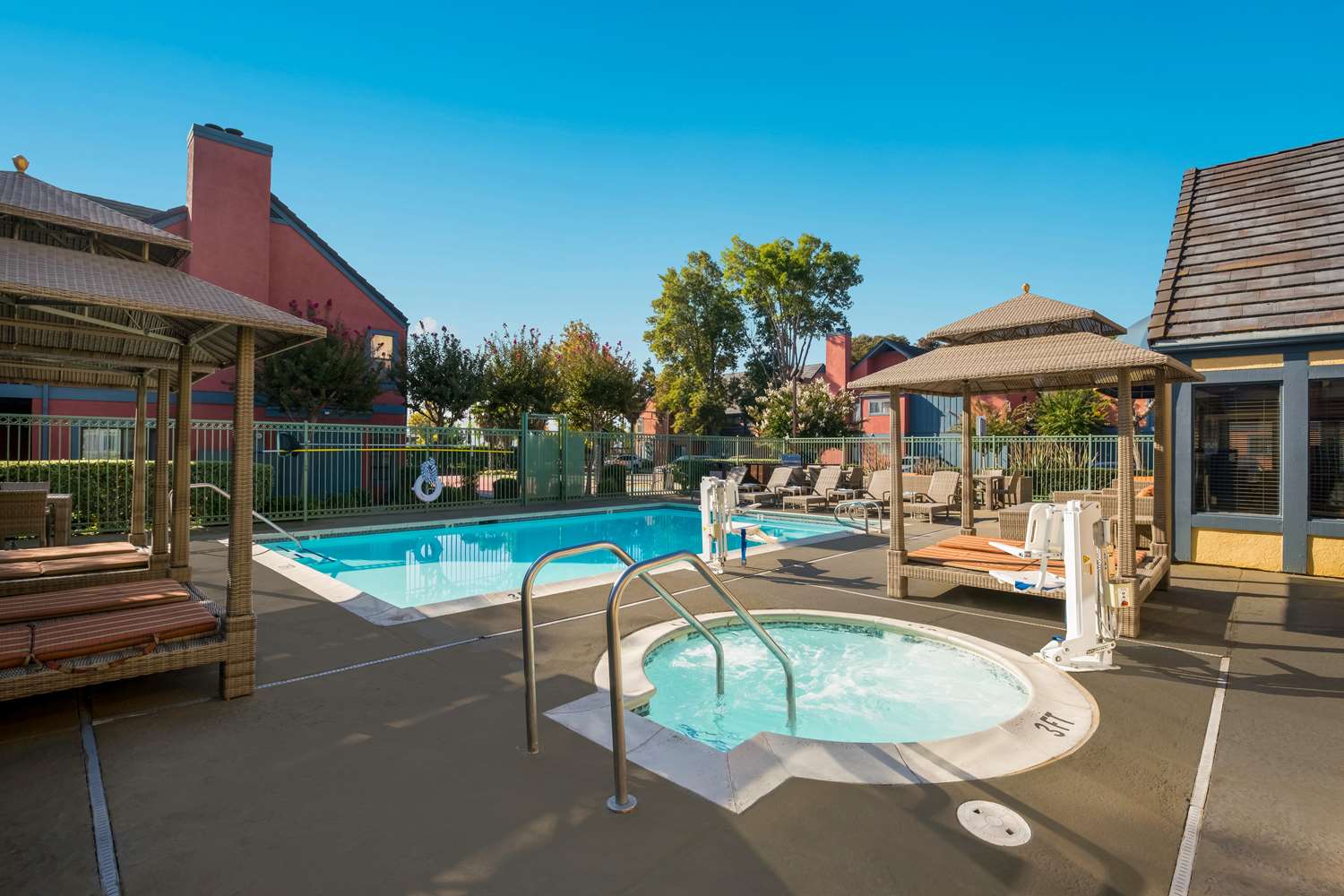 SenS Suites Livermore, SureStay Collection by Best Western 13/13