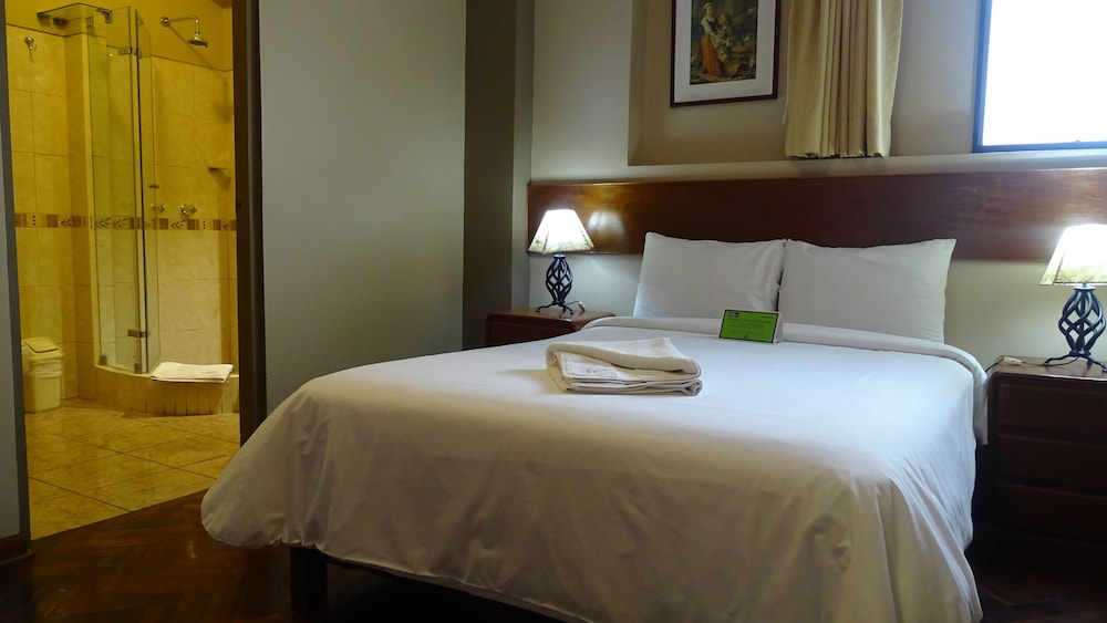 Suites Larco 656 21/50