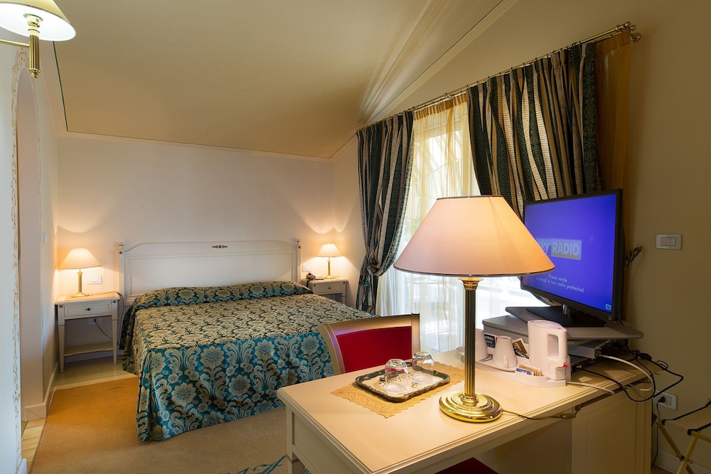 Hotel Serenella 55/73