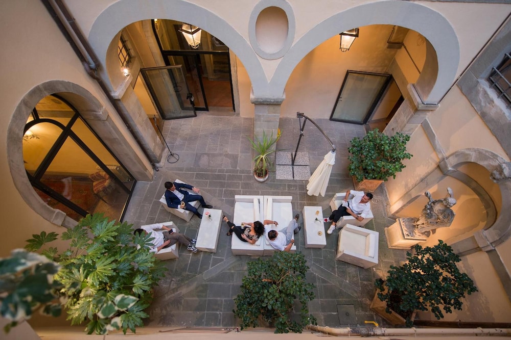 Piccolo Hotel Cortona 32/48