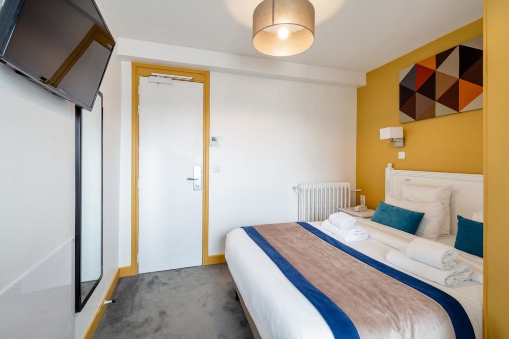 ROOM, SINGLE, DOUBLE BED