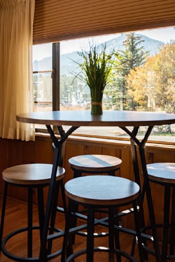 Alpine Trail Ridge Inn 57/74