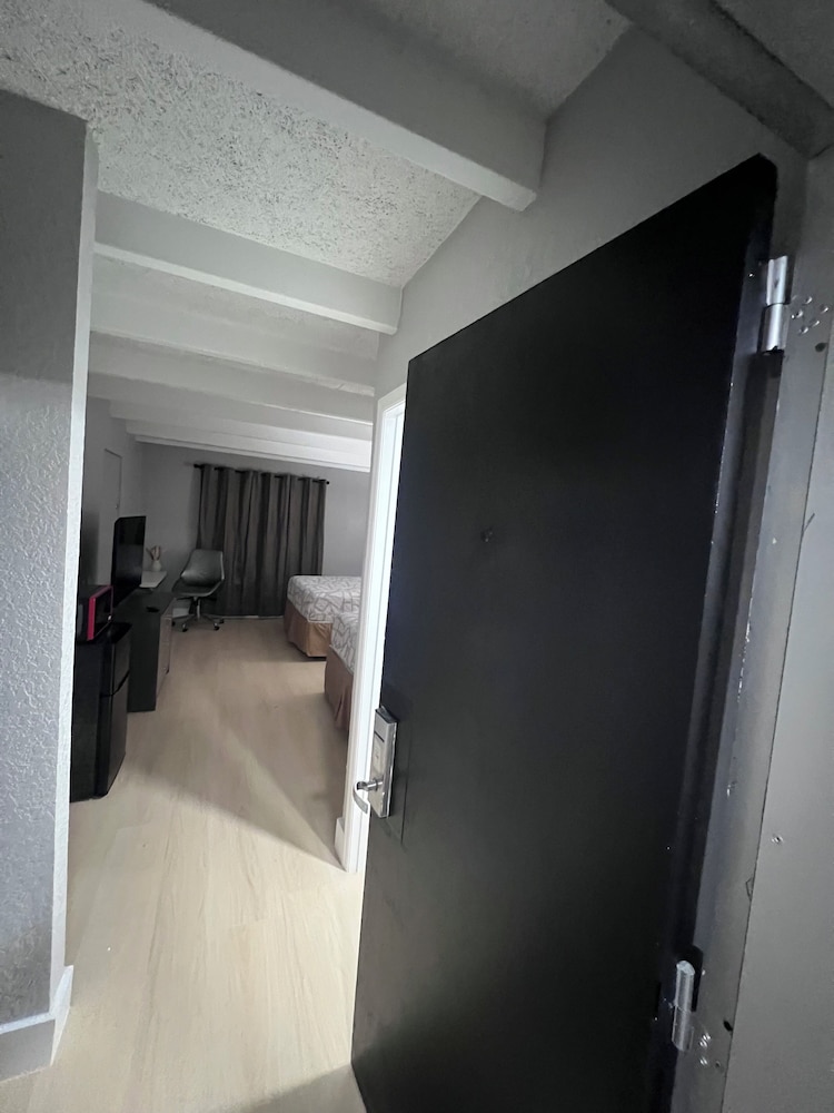 Regency Inn 10/55
