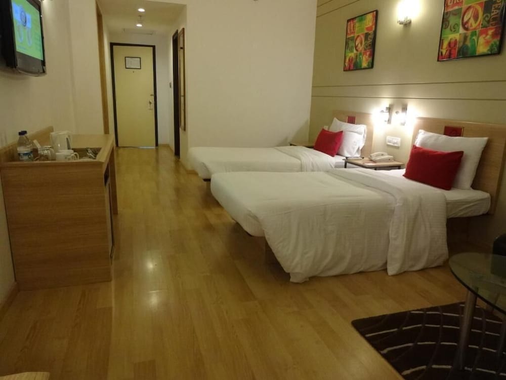 Red Fox Hotel Hitec City 10/33