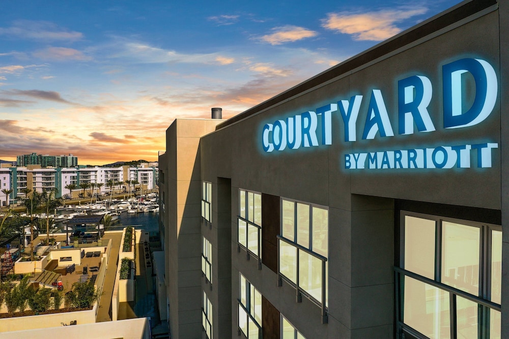 Courtyard by Marriott Marina del Rey 1/35
