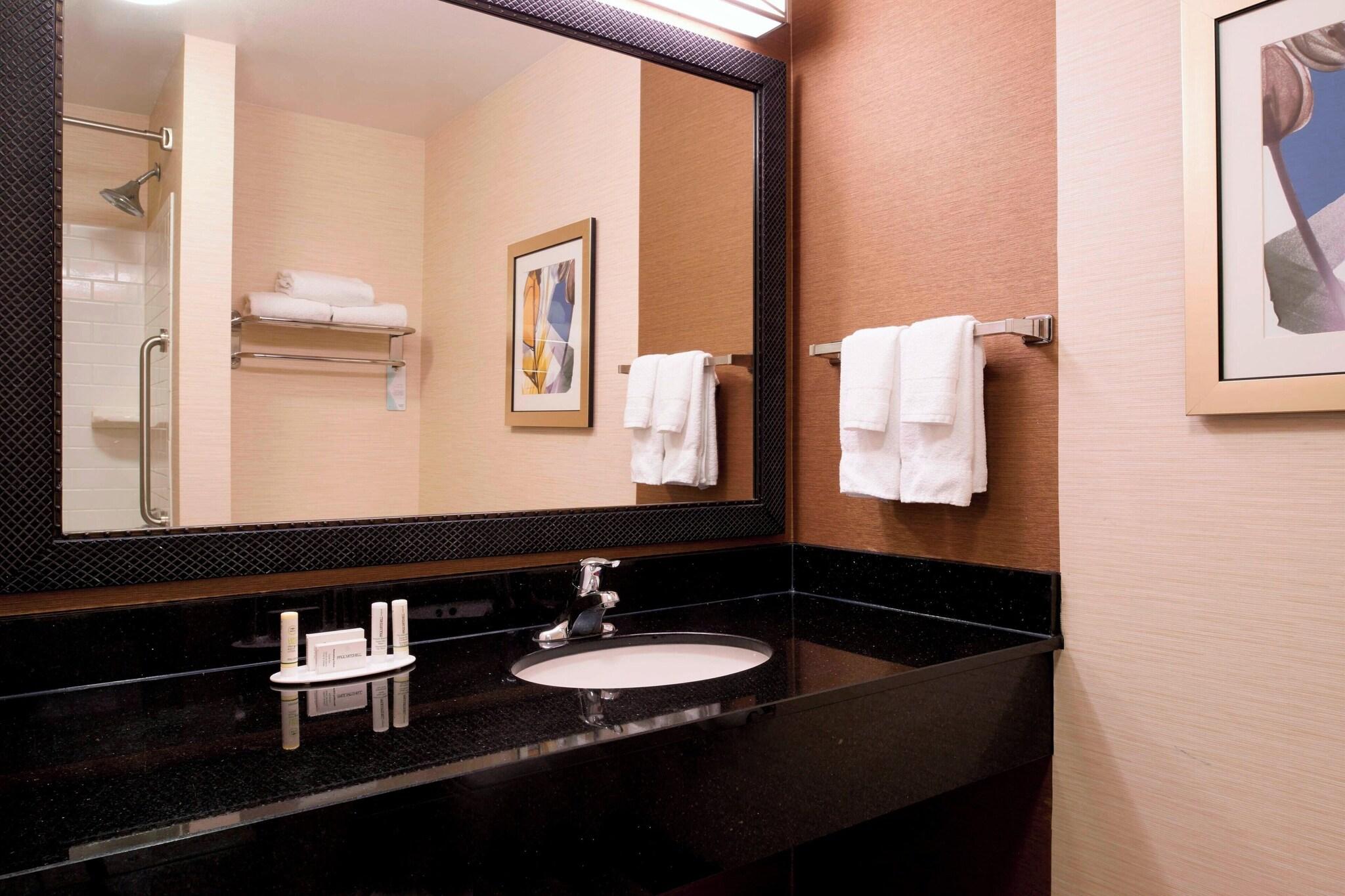 Suite, King Bed, Fairfield Inn Suites By Marriott New Buffalo 4/6