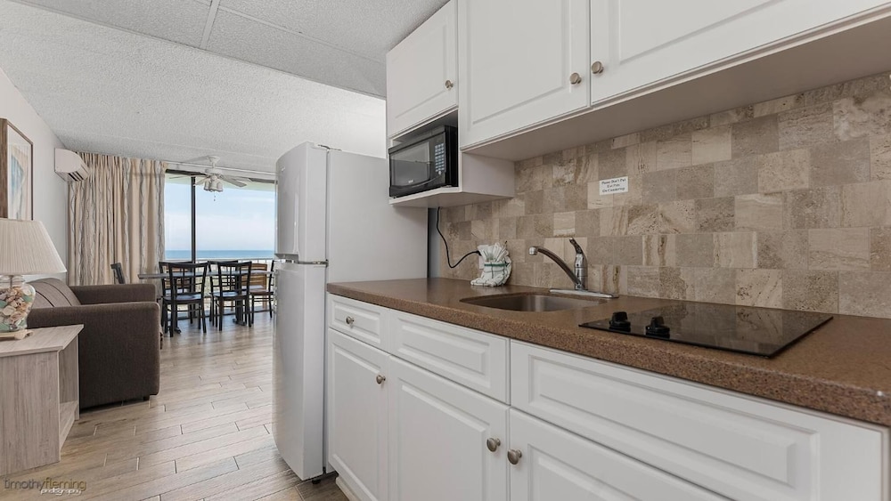 Beau Rivage Beach Resort 57/58
