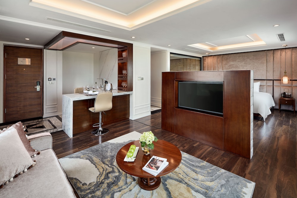 Ravatel Luxury Hotel Bac Giang 43/50