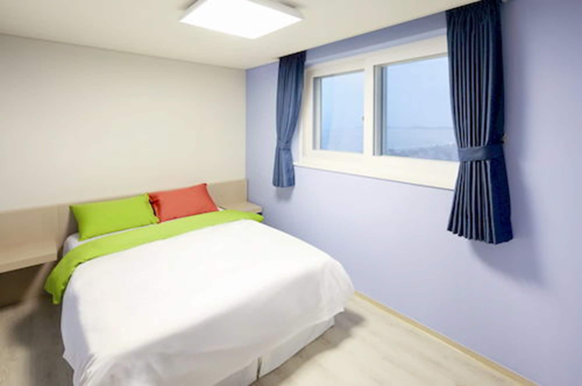 Deluxe, Double Bed