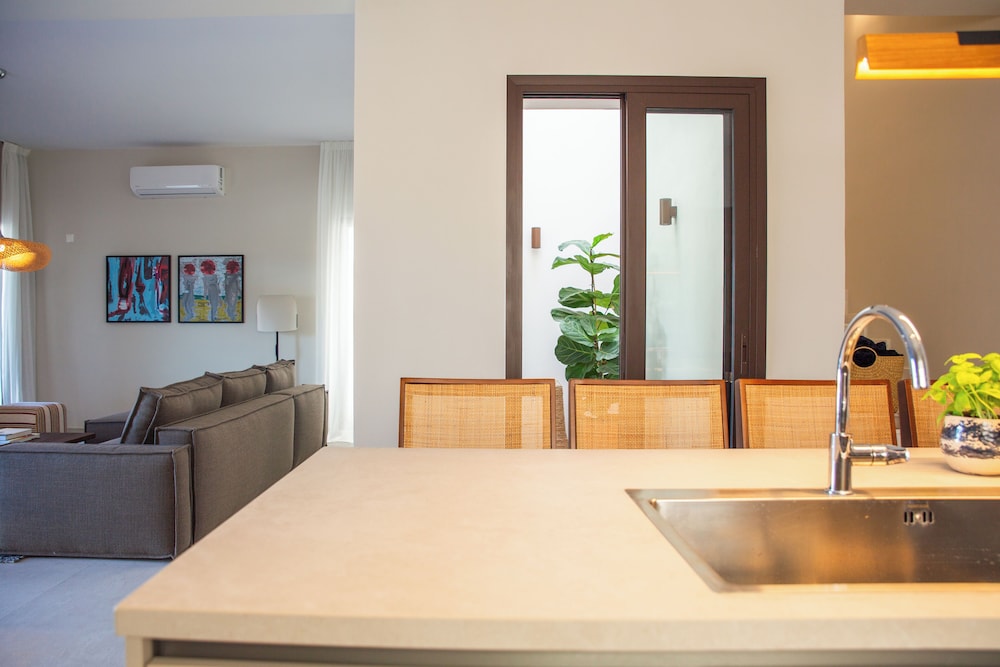 LIV & Co Suites & Villas 25/37