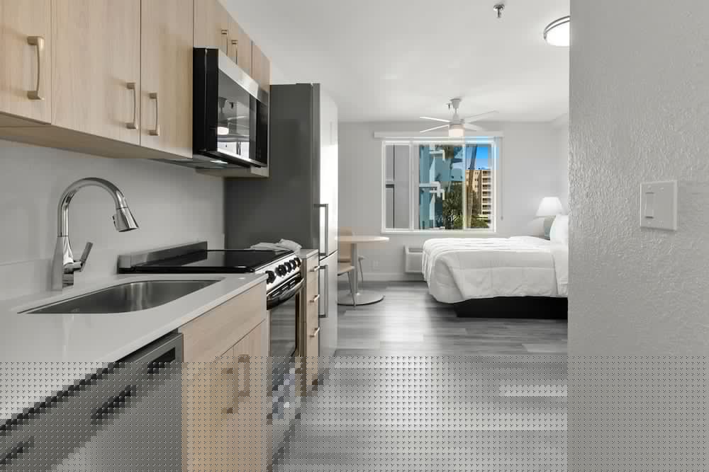 Grand Shores West 48/72