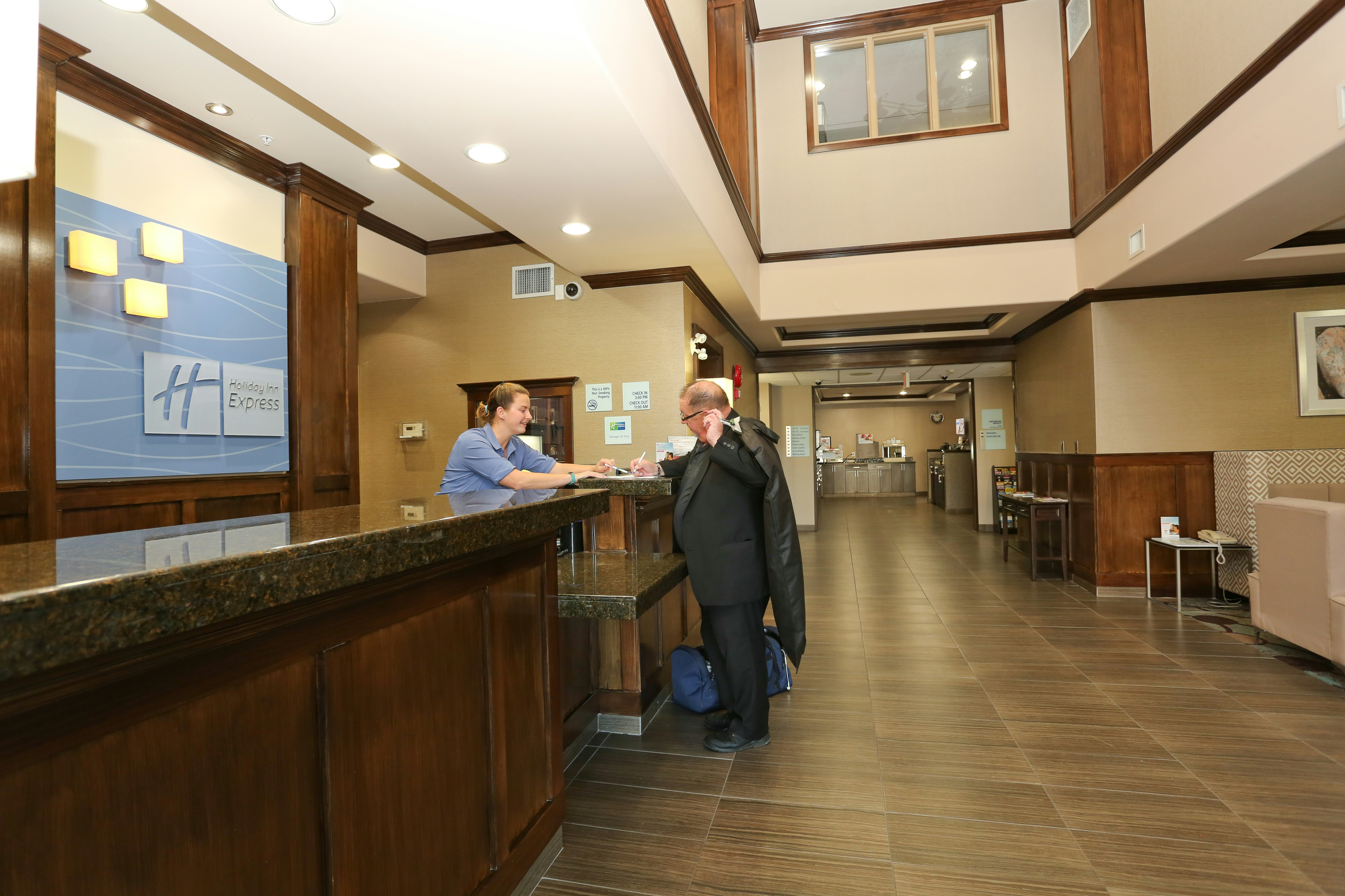 Holiday Inn Express Vernon 10/61