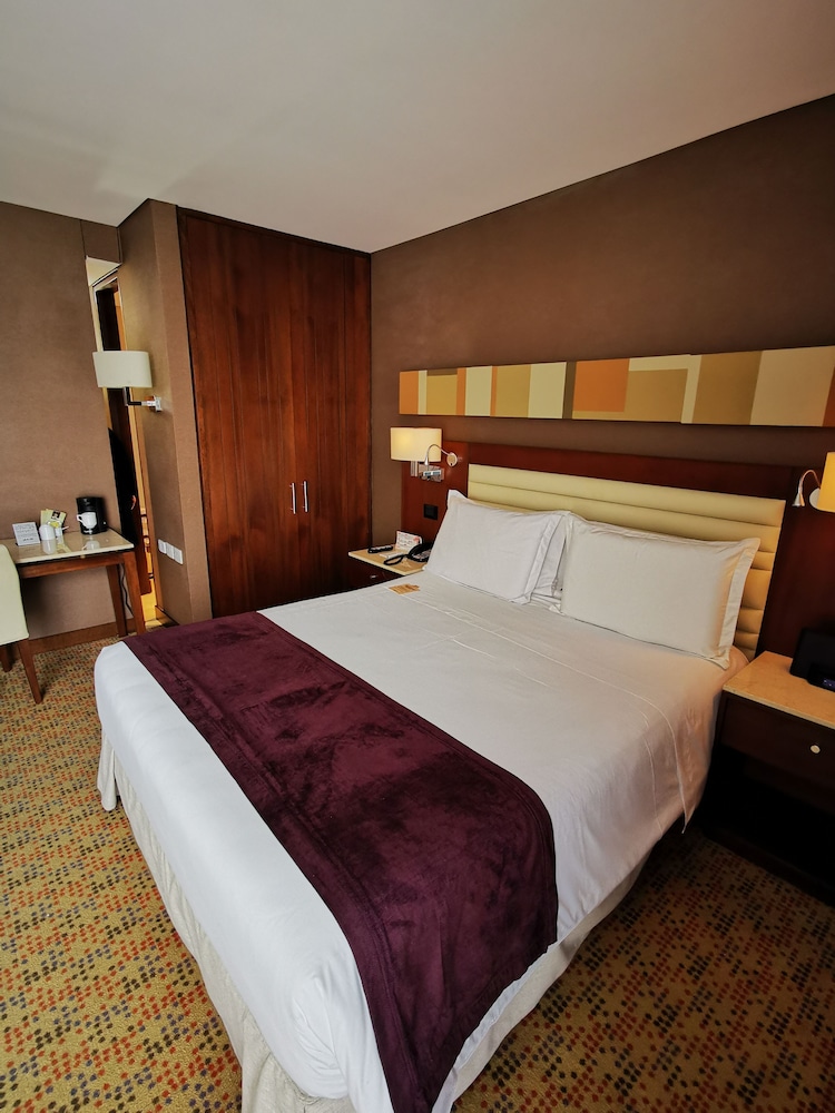 Mercure Bogota Calle 100 12/50