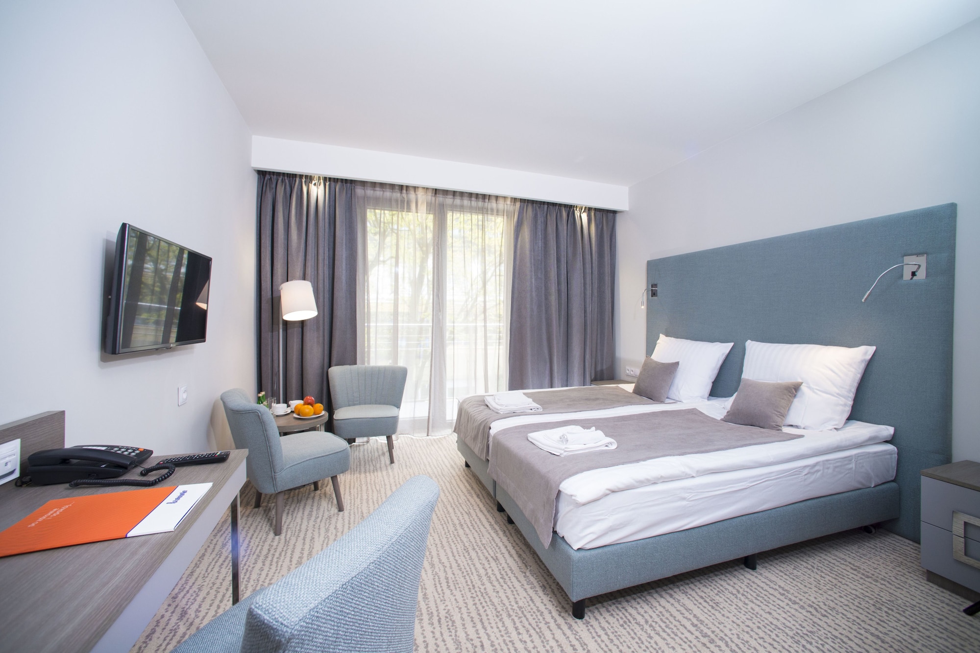 DELUXE, DOUBLE BED