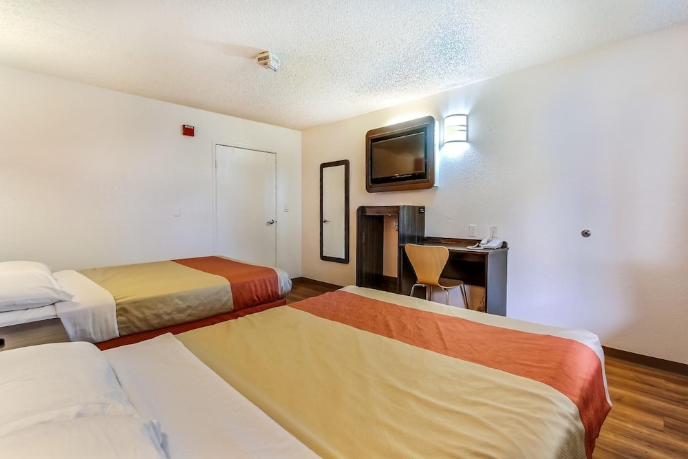 Motel6 Marina, CA - Monterey 22/58