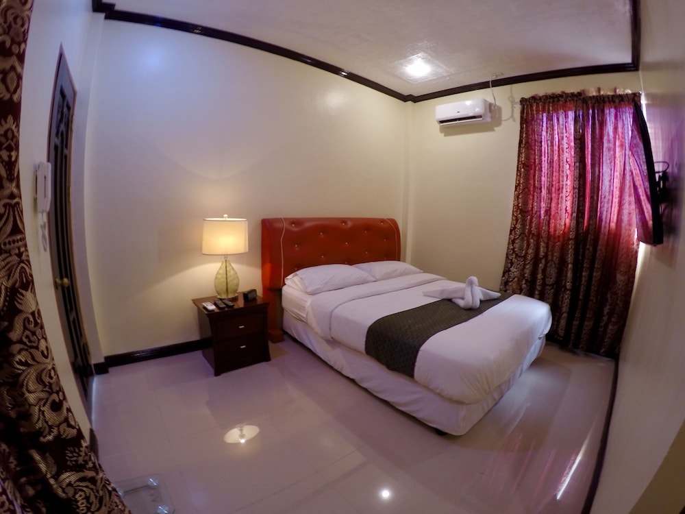 The Executive Villa Inn & Suites 15/60
