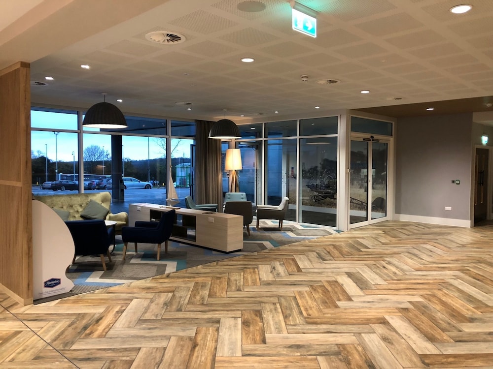 Hampton By Hilton Bristol Airport 12/46