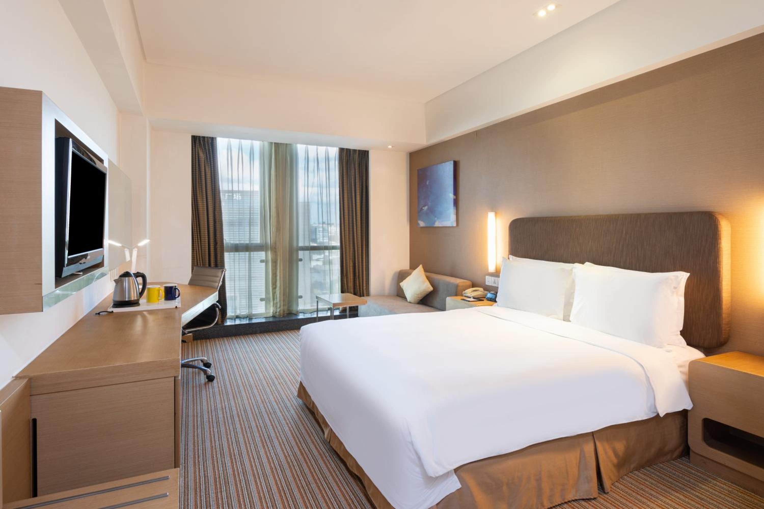Smart, Standard, King Bed, Queen Bed