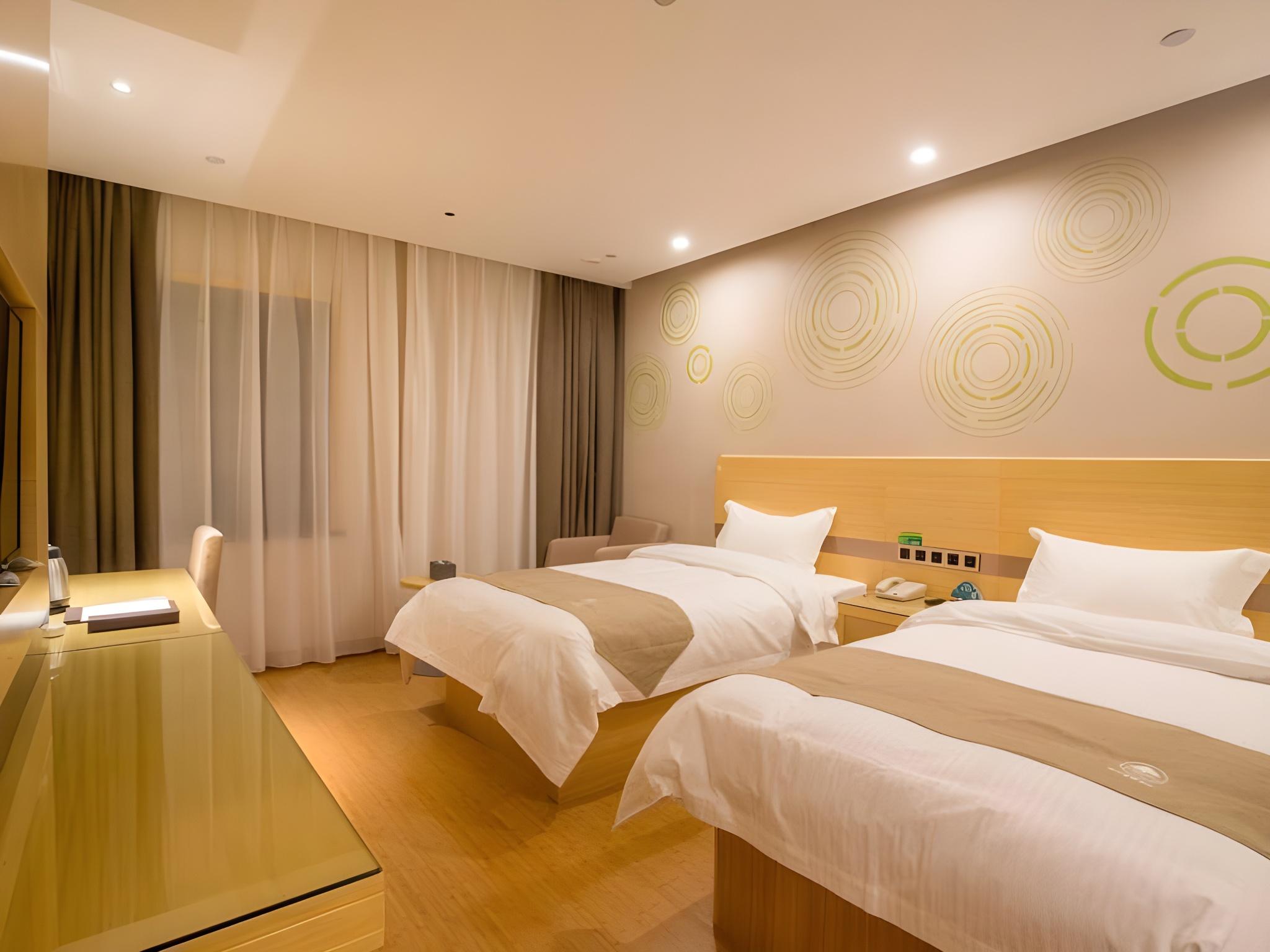 BUSINESS, TWIN BEDS, PATIO