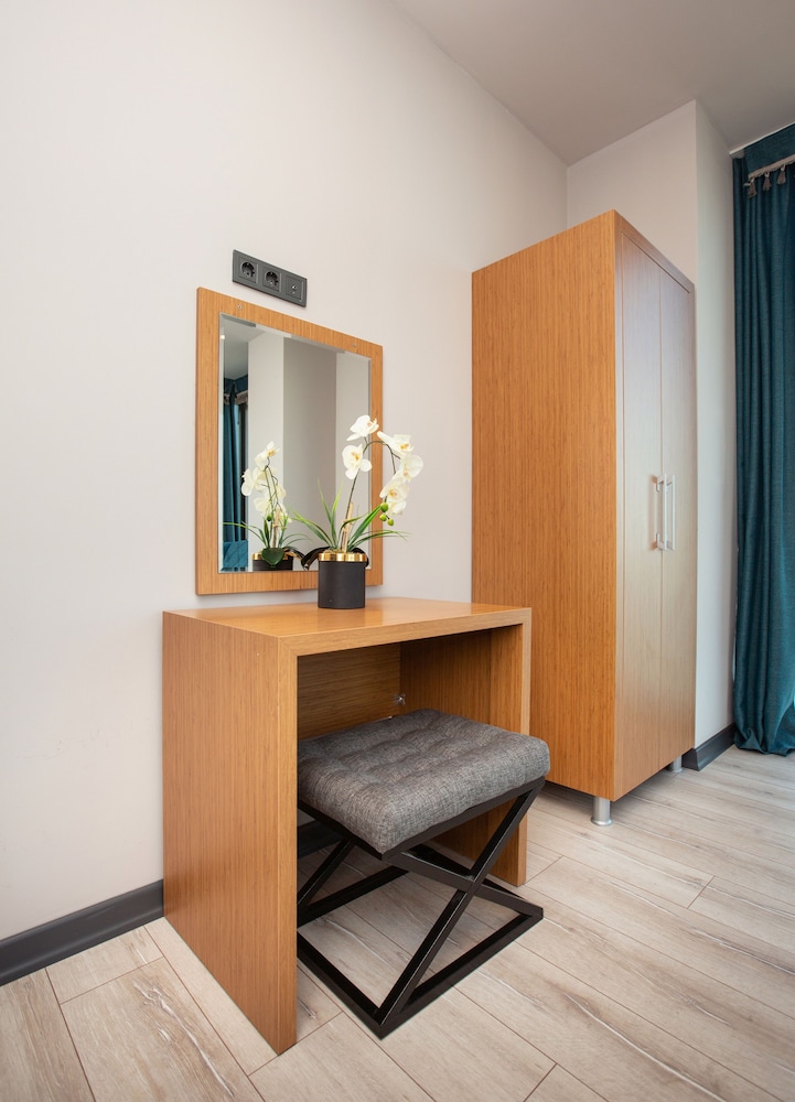 Marina Green Suite Hotel 7/41