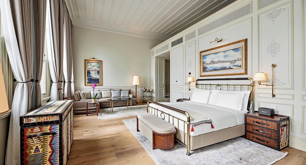 Bosphorus, Suite