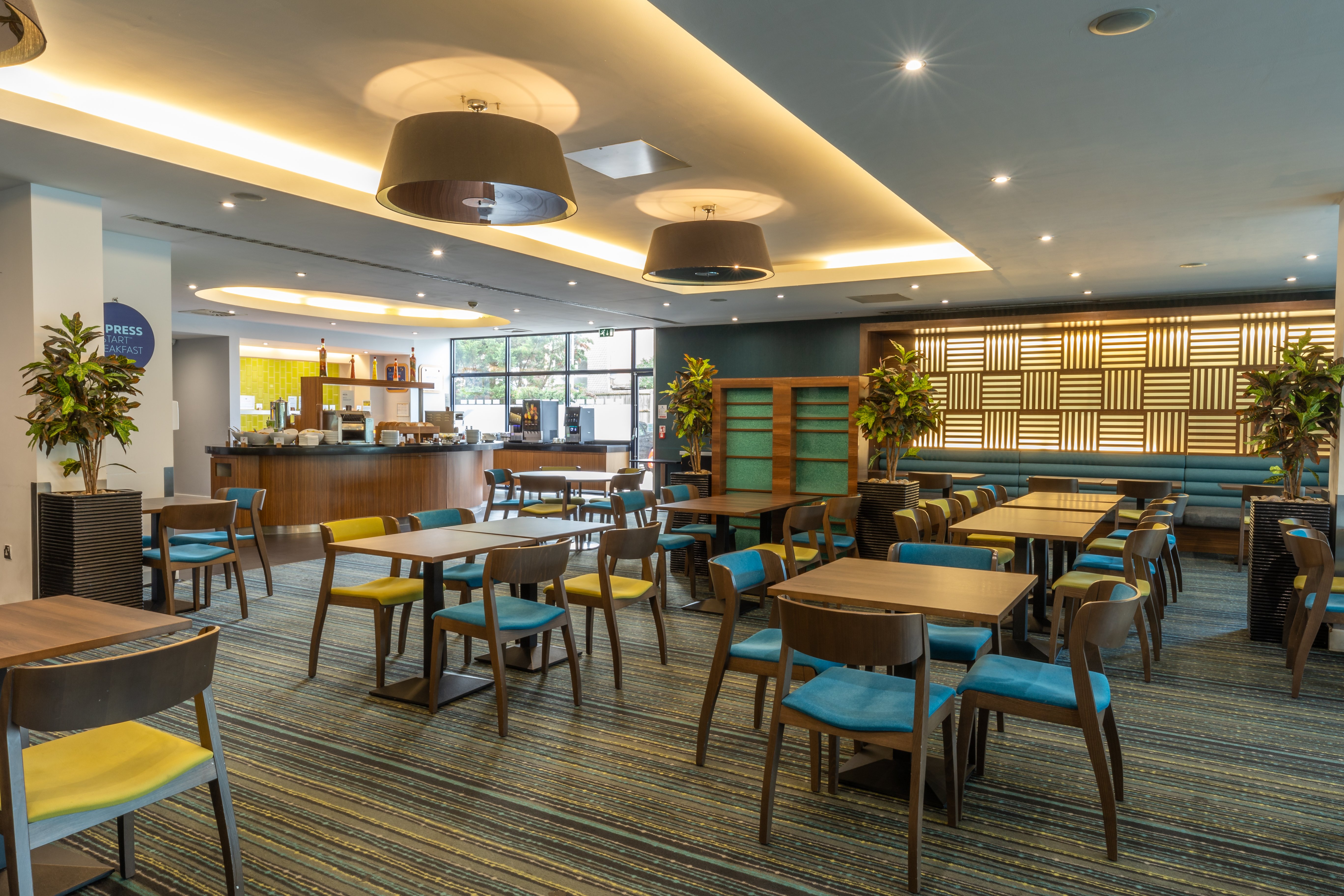Holiday Inn Express London Heathrow T5 59/70