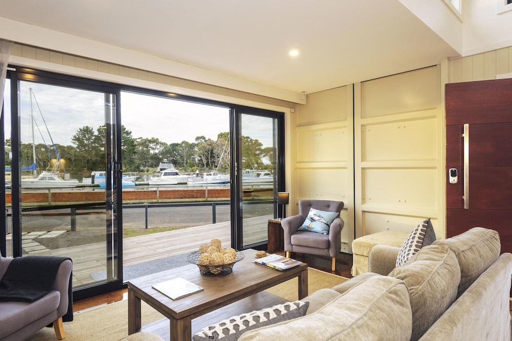 Coastal Pods Wynyard 15/25