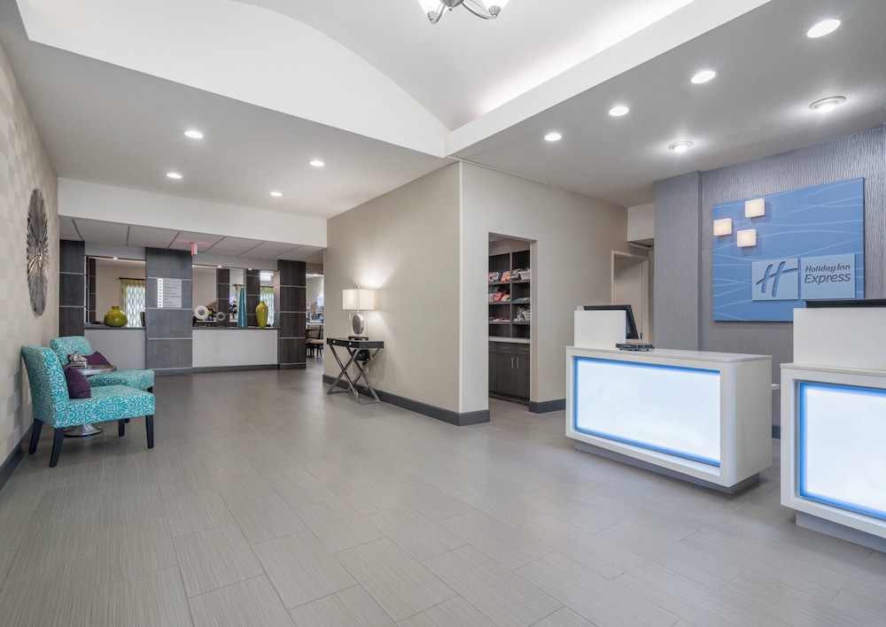 Holiday Inn Express Hotel Suites Ames 7/58